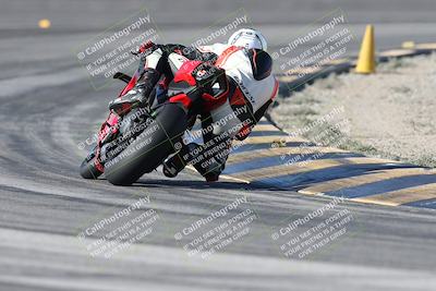 media/Dec-01-2025-Moto Forza (Mon) [[2daa91e15f]]/1-Advanced Group/Session 2 Turn 11 Backside/